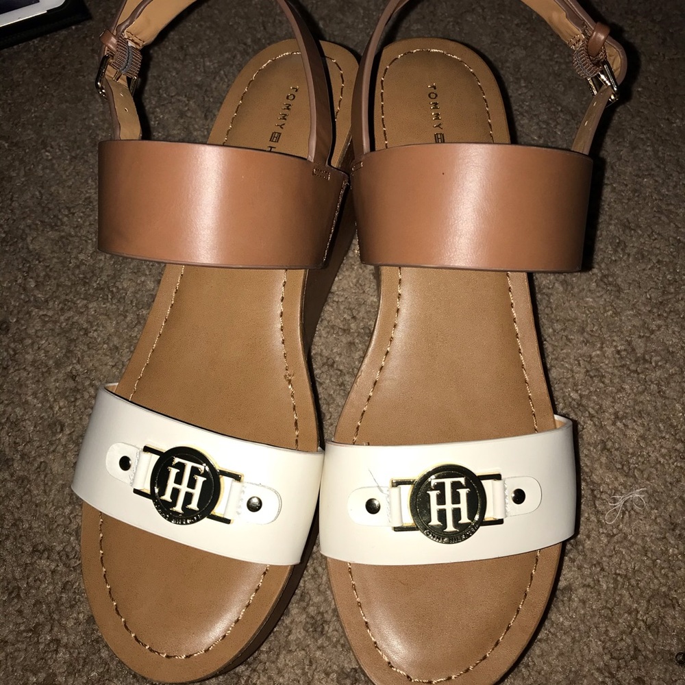 *Sold on Mercari*Tommy Hilfiger sandals